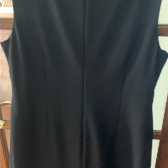 NWT black crepe tarhari dress with ruffle bottom - Picture 3 of 5